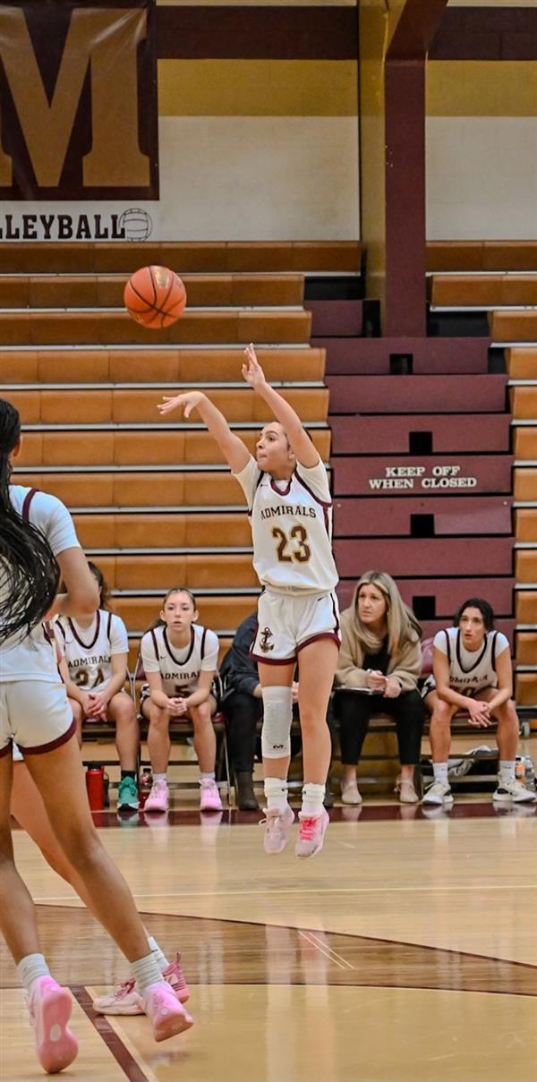 Callie DiLonardo Basketball